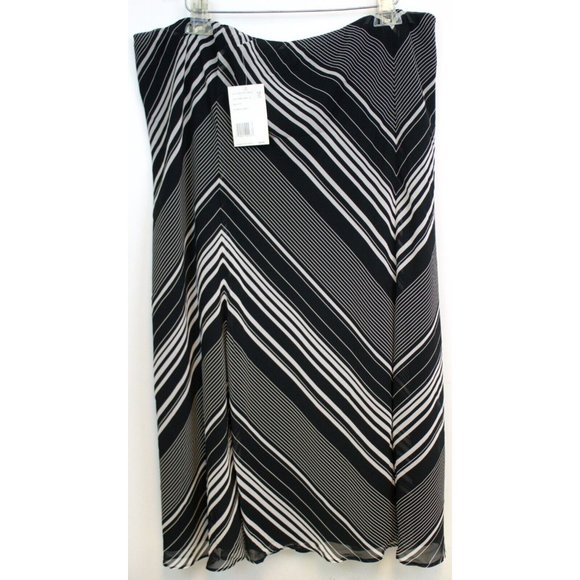 NWT Villager Liz Claiborne Black & White Striped Chevron Maxi Long Skirt Size 18 - Picture 6 of 15
